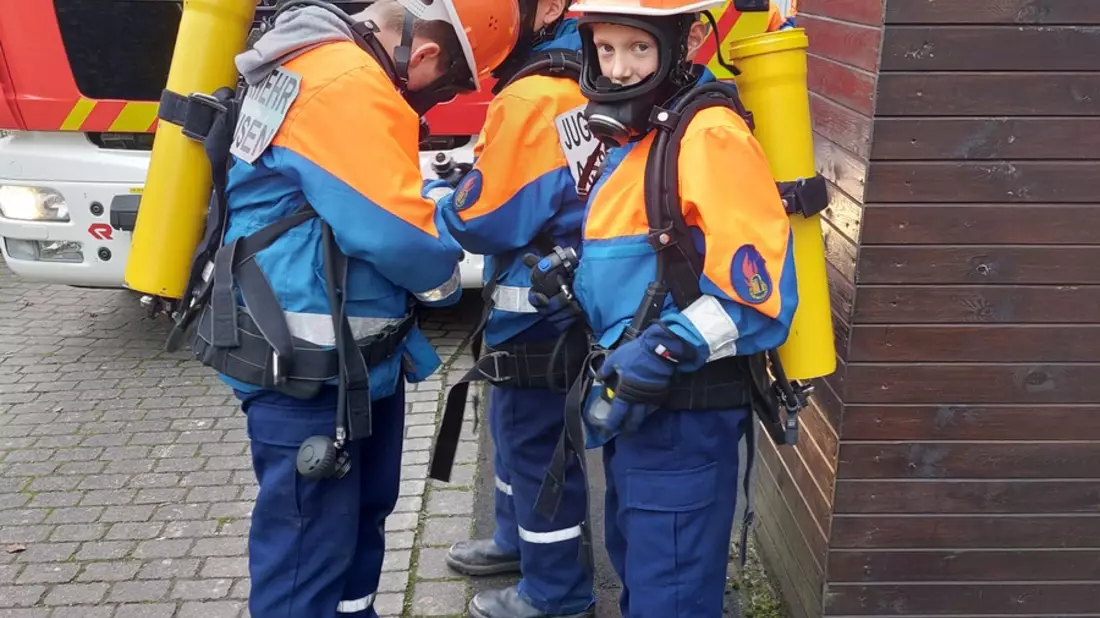 FF Olsberg: Herbstabschlussübung der Jugendfeuerwehr Olsberg - Bild: presseportal.de