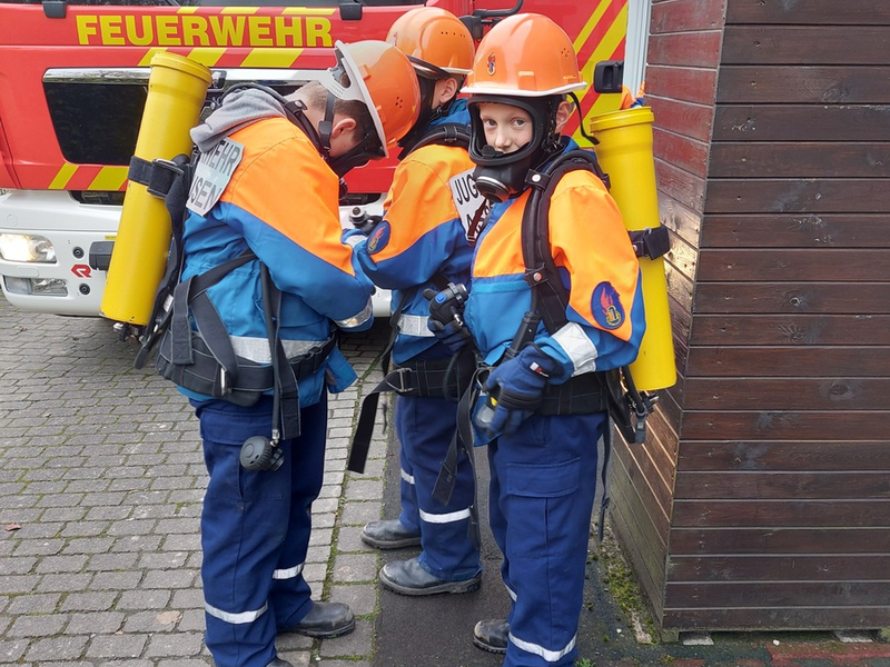 FF Olsberg: Herbstabschlussübung der Jugendfeuerwehr Olsberg - Foto: presseportal.de