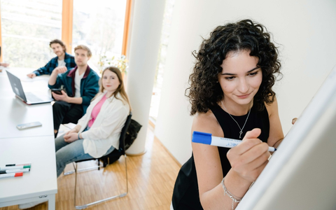 FH Kufstein Tirol bietet neuen Bachelor in Wirtschaftspsychologie* an - Foto: presseportal.de
