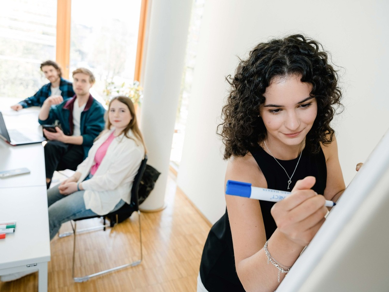 FH Kufstein Tirol bietet neuen Bachelor in Wirtschaftspsychologie* an - Foto: presseportal.de