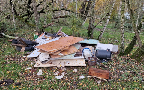 POL-DEL: Landkreis Wesermarsch: Illegale Müllentsorgung in Lemwerder +++ Zeugenaufruf - Foto: presseportal.de