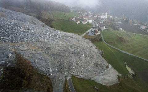 Gefahr gebannt: die Einwohner von Brienz dürfen zurück. (Archivbild) - Foto: Gian Ehrenzeller/KEYSTONE/dpa