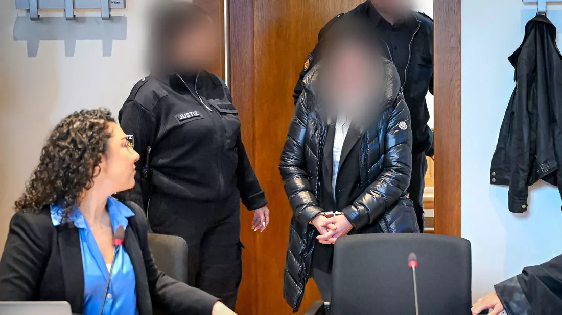 Vor dem Bremer Landgericht hat der Prozess um einen spektakulären Millionendiebstahl begonnen.  - Bild: Sina Schuldt/dpa