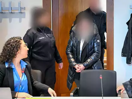 Nach einem spektakulären Diebstahl von mehr als acht Millionen Euro aus den Räumen eines Geldtransportunternehmens in Bremen nähert sich der Prozess gegen die 32-jährige Angeklagte dem Ende. (Archivbild) - Foto: Sina Schuldt/dpa