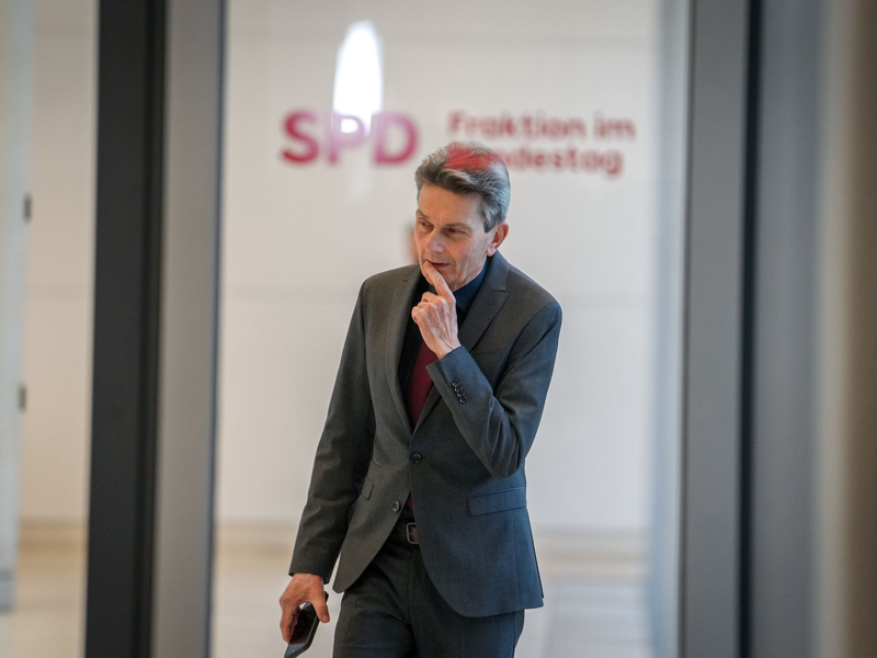 Nicht gerade berauschend ist das Ergebnis von Klingbeil bei der Wahl zum Fraktionschef.  - Foto: Kay Nietfeld/dpa