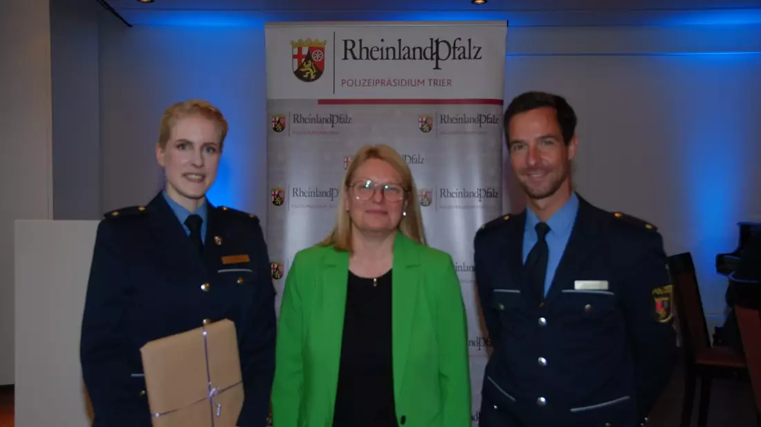 POL-PPTR: Wechsel der Dienststellenleitung bei der Polizeiinspektion - erstmals Frau im Chefsessel - Bild: presseportal.de