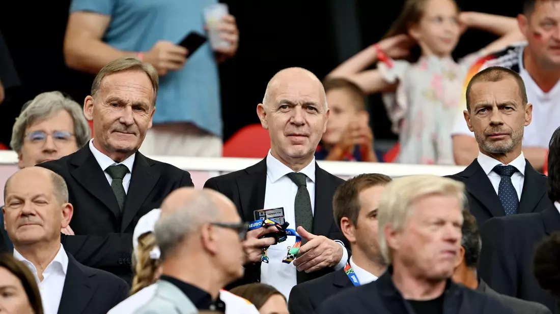 Werden über das Finalturnier reden: Hans-Joachim Watzke, Bernd Neuendorf und Aleksander Ceferin (l-r) - Bild: Federico Gambarini/dpa