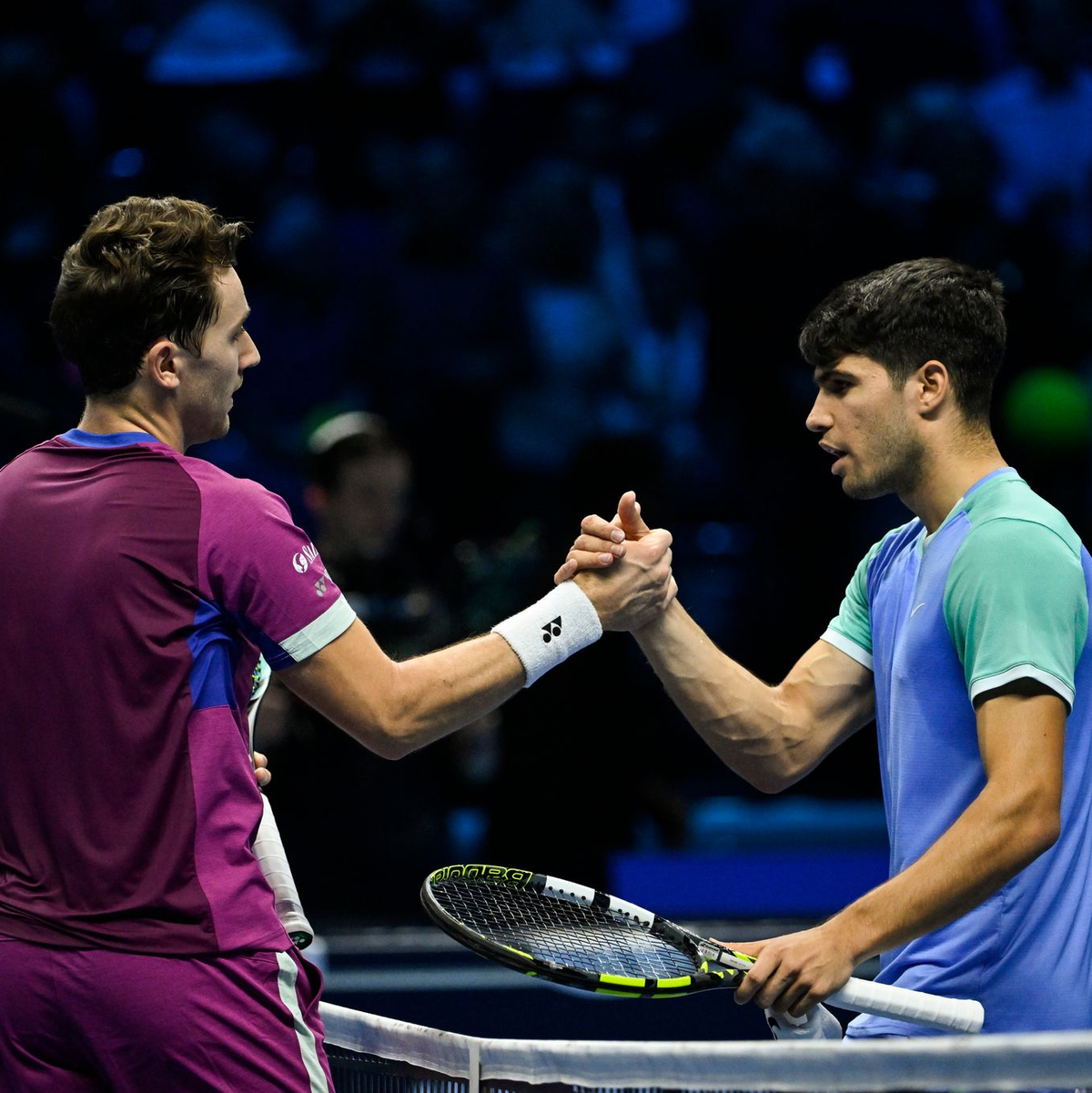 Casper Ruud (l) besiegte in Turin den angeschlagenen Carlos Alcaraz. - Foto: Stefano Guidi/ZUMA Press Wire/dpa