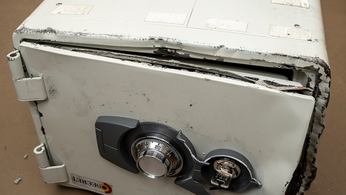 POL-ME: Riegel vor! - Keine Chance für Einbrecherinnen - Untersuchungshaft angeordnet - Tatorte und Geschädigte weiter gesucht - Ermittlungen dauern an - Düsseldorf - 2411047 - Foto: presseportal.de