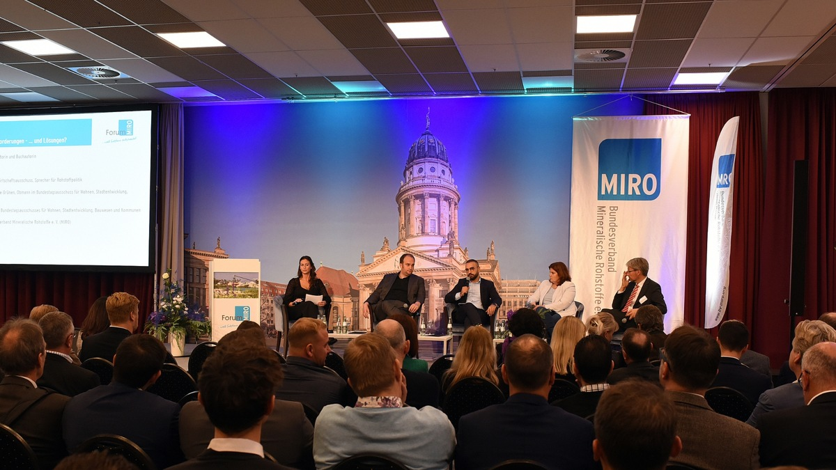 Wegweisende Leitveranstaltung einer Schlüsselindustrie / ForumMIRO 2024 - 