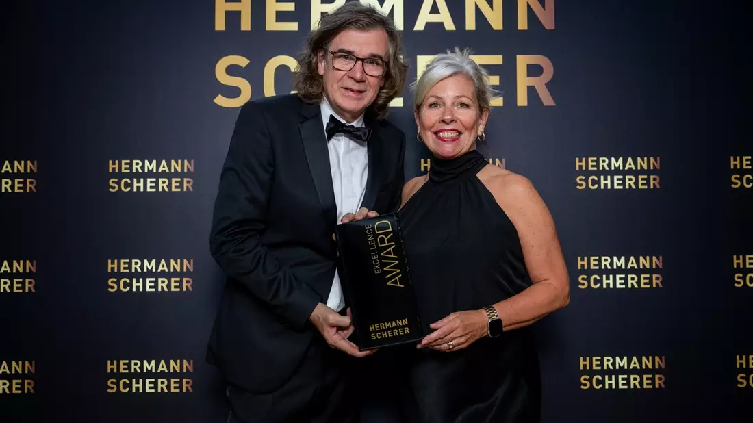 Andrea Fratini bei Internationalem Speaker Slam ausgezeichnet / Glasklare Ziele - der Schlüssel zu erfolgreicher Kommunikation und effektivem Coaching - Bild: presseportal.de