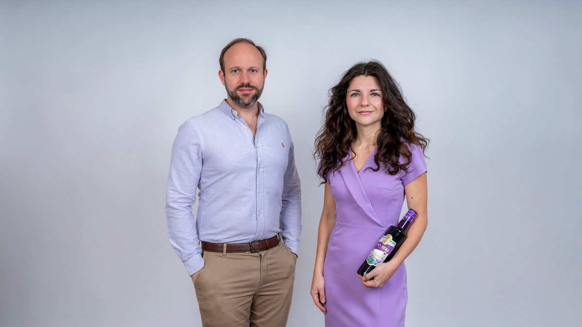 Die Erfolgsstory von Lav'a Belle / Ein junges Gründerehepaar erobert mit ihrem lila Likör die Aperitifszene - Foto: presseportal.de