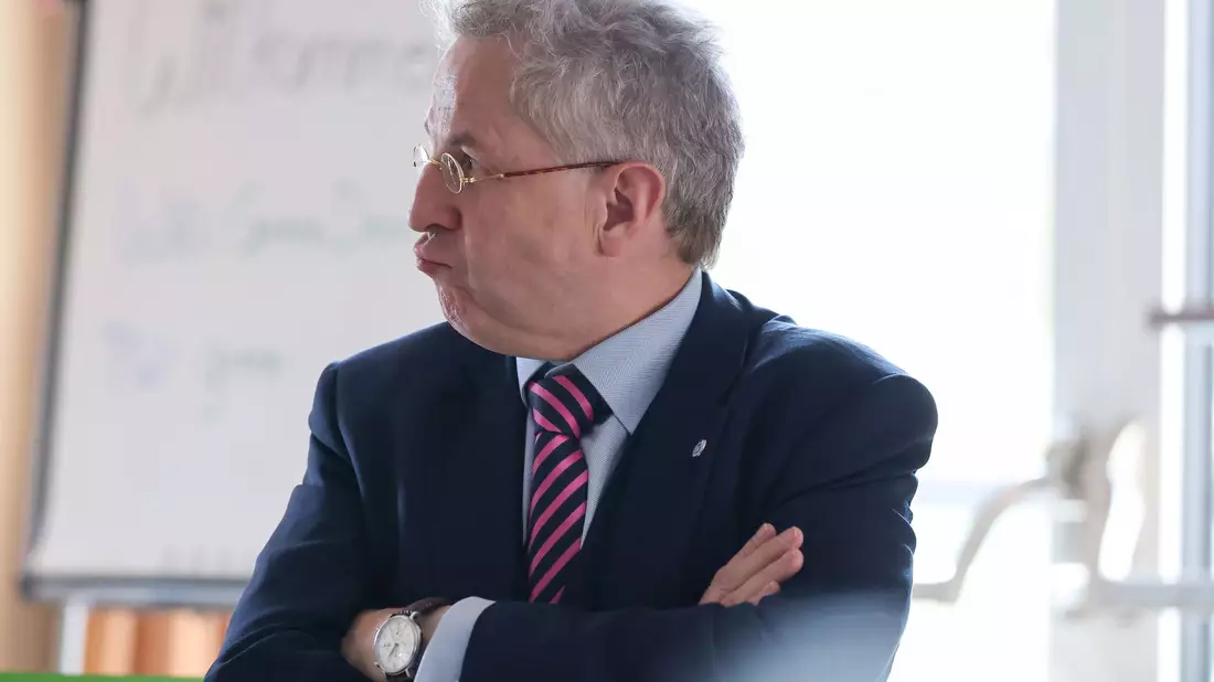 Hans-Georg Maaßen, Bundesvorsitzender der Werteunion und bis 2018 Präsident des Bundesamtes für Verfassungsschutz, ist selbst mittlerweile in den Fokus der Sicherheitsbehörde gerückt, die er früher leitete. (Archivbild) - Bild: Daniel Löb/dpa