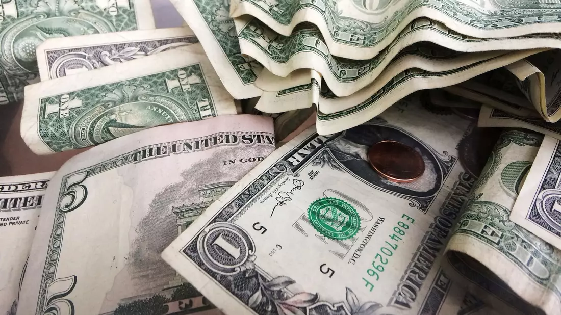 Die Inflation in den USA steigt erst einmal nicht. (Symbolbild)  - Bild: Mark Lennihan/AP/dpa