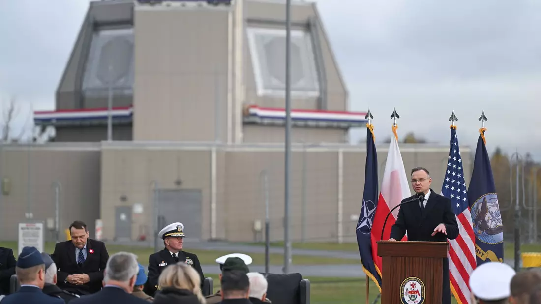 Polens Präsident Andrzej Duda spricht bei der Eröffnung der US-Raketenabwehrbasis in Redzikowo. (Foto aktuell) - Bild: Adam Warzawa/PAP/dpa