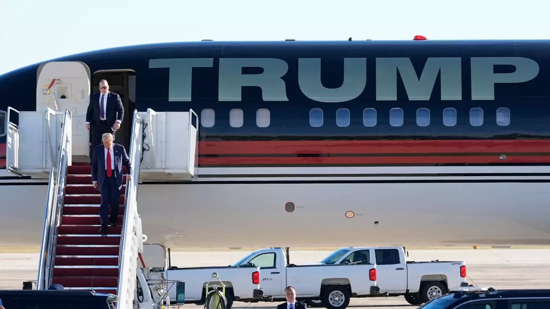 Trump kehrt nach der Wahl nach Washington zurück.  - Bild: Alex Brandon/AP/dpa