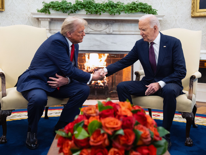 Biden und Trump beantworten keine Fragen von Journalisten.  - Foto: Evan Vucci/AP/dpa