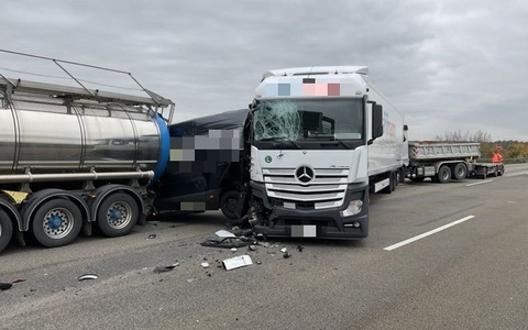 POL-OF: Autobahnpolizei im Dauereinsatz: Mehrere Unfälle auf der A3: Zwei Schwerverletzte, enorme Sachschäden, eine Festnahme und Zeugen gesucht - Foto: presseportal.de POL-OF: Autobahnpolizei im Dauereinsatz: Mehrere Unfälle auf der A3: Zwei Schwerverletzte, enorme Sachschäden, eine Festnahme und Zeugen gesucht - Foto: presseportal.de