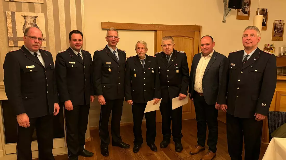 FW-OLL: Beförderungen der Feuerwehr Littel - gemütlicher Abend der Feuerwehr ein Erfolg - Bild: presseportal.de