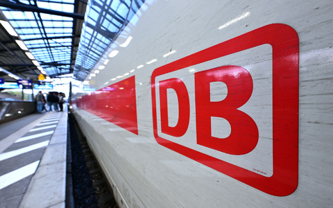 Die Pläne für höhere Stornogebühren der Deutschen Bahn gefallen dem Fahrgastverband Pro Bahn nicht.  - Foto: Martin Schutt/dpa