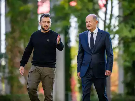 Der ukrainische Präsident Wolodymyr Selenskyj ist überhaupt nicht erfreut über das Telefonat von Bundeskanzler Olaf Scholz (SPD) mit Russlands Präsident Wladimir Putin. (Archivbild) - Foto: Michael Kappeler/dpa