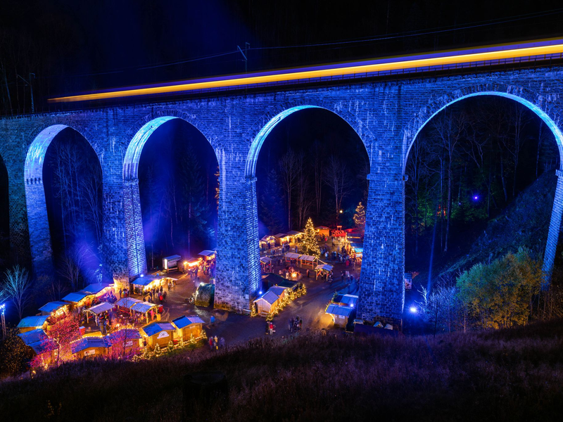 Die Tickets für diesen Weihnachtsmarkt im Südschwarzwald sind bereits vergriffen. (Archivbild) - Foto: Philipp von Ditfurth/dpa