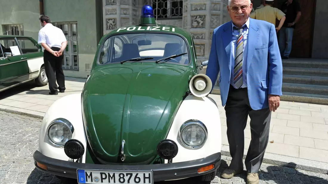  Rolf Schimpf wird 100. - Bild: Andreas Gebert/dpa