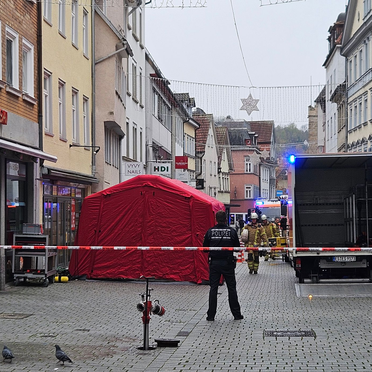 Bei dem eskalierten Streit zwischen Mieter und Vermieter sind in Esslingen zwei Menschen ums Leben gekommen. - Foto: Andreas Rosar/dpa