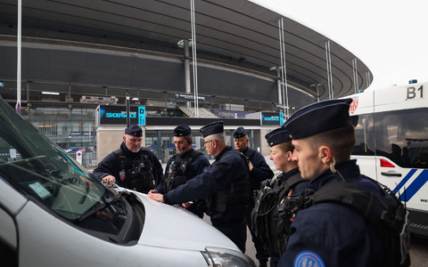 4.000 Polizisten sollen das Spiel in Paris sichern. - Foto: Franck Fife/AFP/dpa