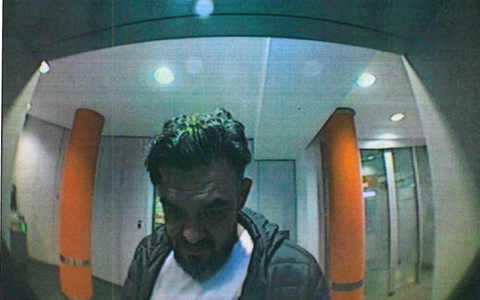 POL-SL: Entwendete EC-Karte an Geldautomat eingesetzt / Polizei fahndet öffentlich nach einem Unbekannten - Foto: presseportal.de