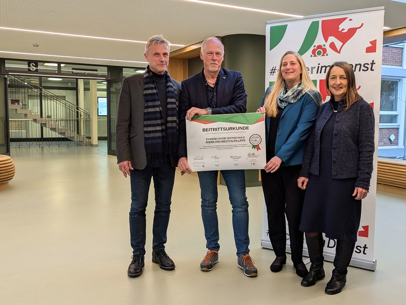 Kein Platz für Gewalt / EvH Bochum tritt dem Netzwerk #sicherimDienst bei - Foto: presseportal.de