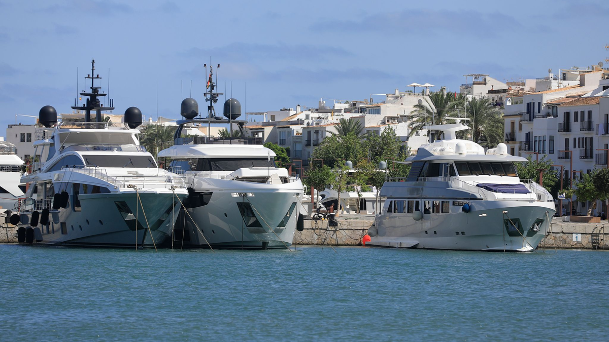 Die Ausgaben auf dem internationalen Luxusmarkt stagnieren im Jahr 2024. (Archivbild) - Foto: Clara Margais/dpa