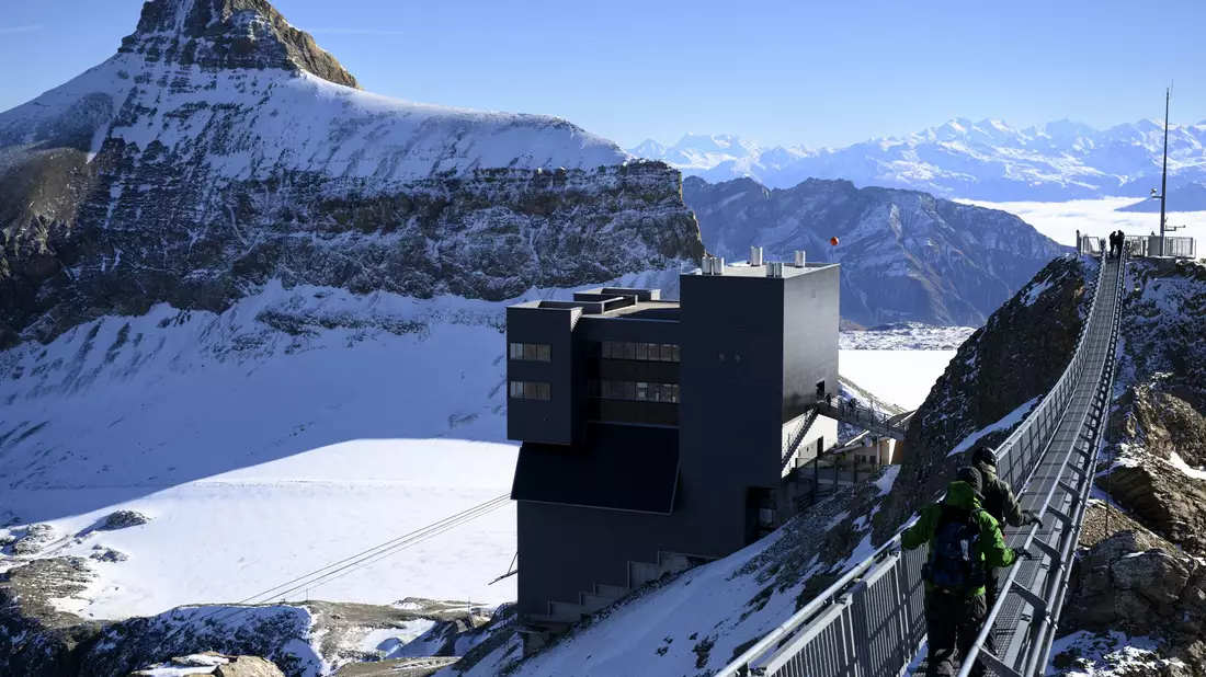Stararchitekt Mario Botta hat das Gebäude neu mit mehr Brandschutz und hoher Energieeffizienz ausgestattet. - Bild: Laurent Gillieron/KEYSTONE/dpa