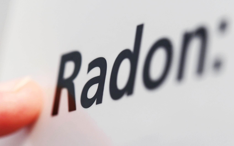 Nach Empfehlung von Strahlenschützern sollten in Häusern und Wohnungen Radon-Messungen gemacht werden. (Archivfoto)  - Foto: Uli Deck/dpa