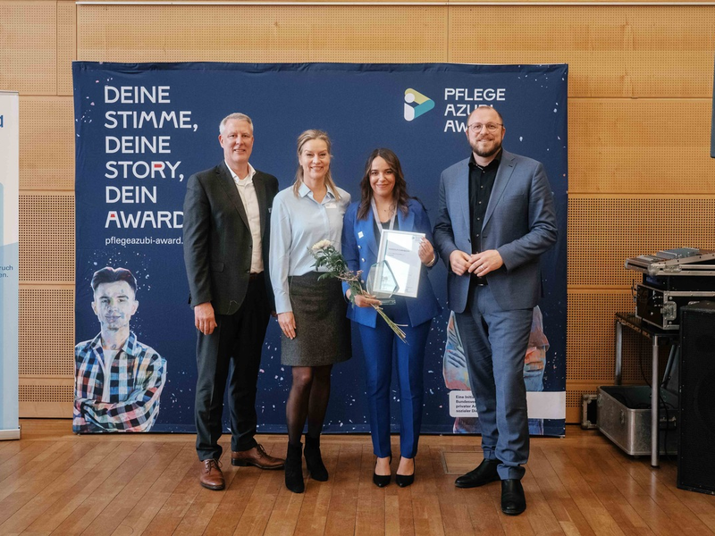 Khaoula Chahboun erhält schleswig-holsteinischen Pflegeazubiaward 2024 / bpa zeichnen erneut Pflege-Auszubildende in Kiel aus - Foto: presseportal.de
