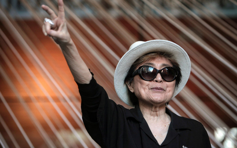 Ein Fahrer hat die Uhr bei Yoko Ono gestohlen, ist das Gericht überzeugt. (Archivbild) - Foto: Sashenka Gutiérrez/EFE/dpa