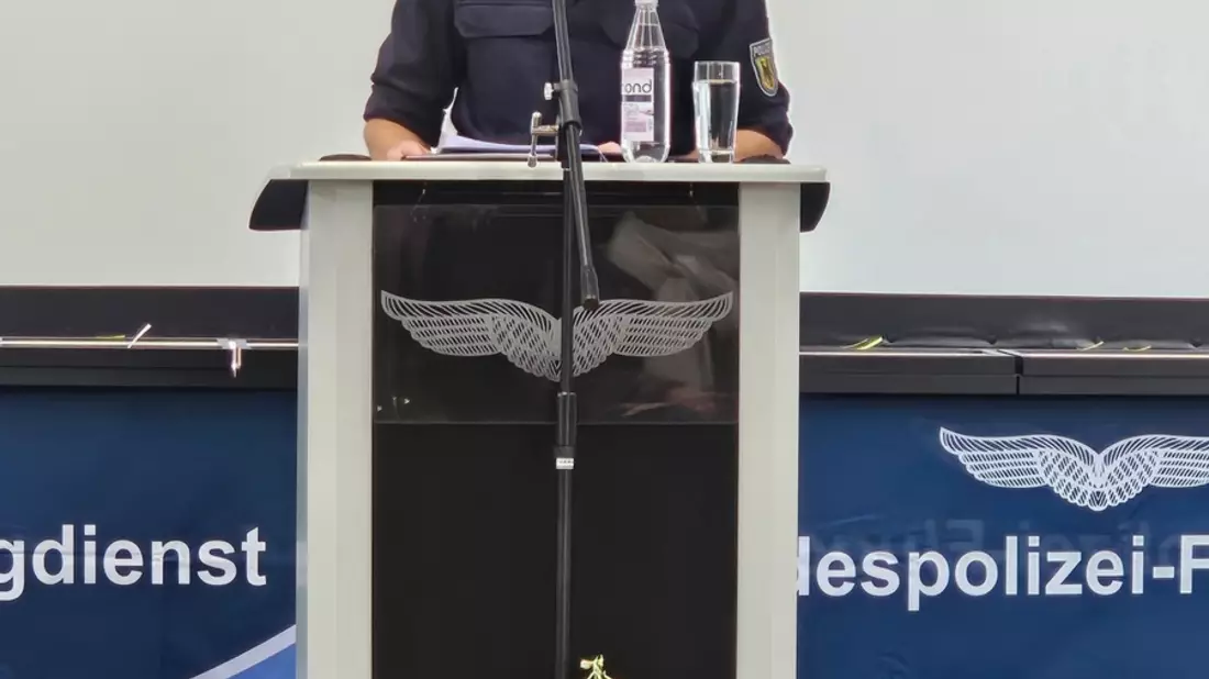 BPOLD 11: Mission Completed: Lizenzübergabe an die Absolventen des 43. Ausbildungslehrgangs für Pilotinnen und Piloten des Bundes und der Länder - Bild: presseportal.de