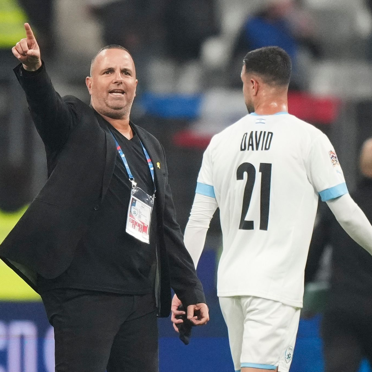 Trainer Ran Ben Schimon dankt für Sicherheit. - Foto: Michel Euler/AP