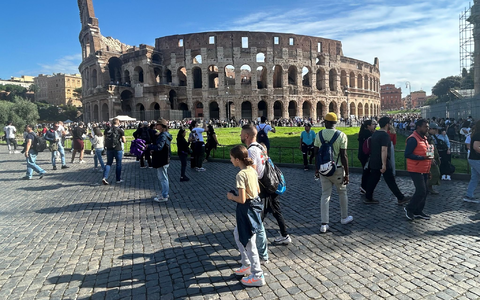 In Rom gibt es Ärger, weil der Wohnungsvermittler Airbnb das Kolosseum zwei Abende lang für Kämpfe von Freizeit-Gladiatoren nutzen will. (Archivfoto) - Foto: Christoph Sator/dpa