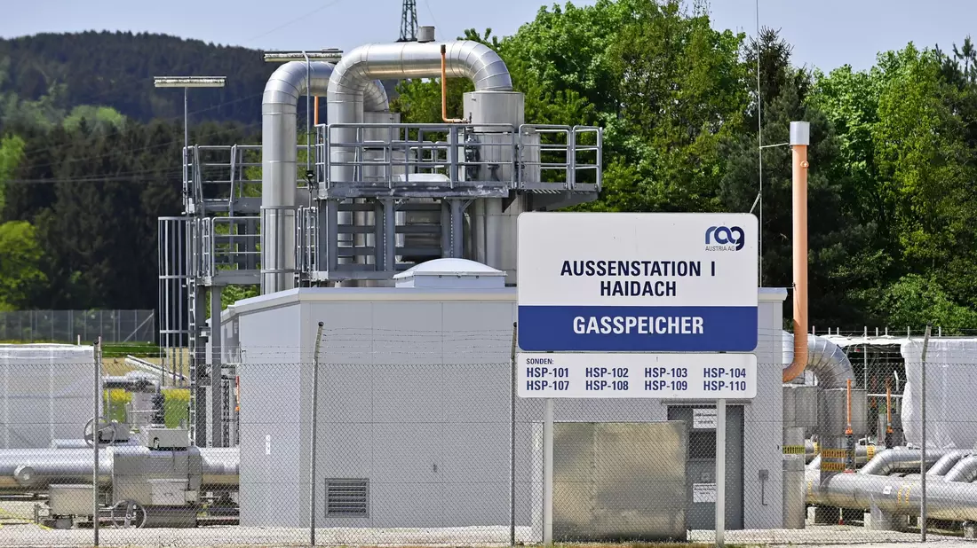 Der riesige Gas-Speicher in Haidach ist ein wichtiger Baustein der Versorgungssicherheit in Österreich - Bild: Manfred Fesl/APA/dpa