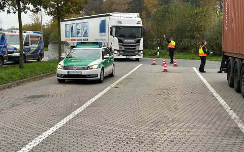HZA-HB: Zoll prüft Speditionsgewerbe / In sieben Fällen müssen weitere Prüfungen durchgeführt werden - Foto: presseportal.de