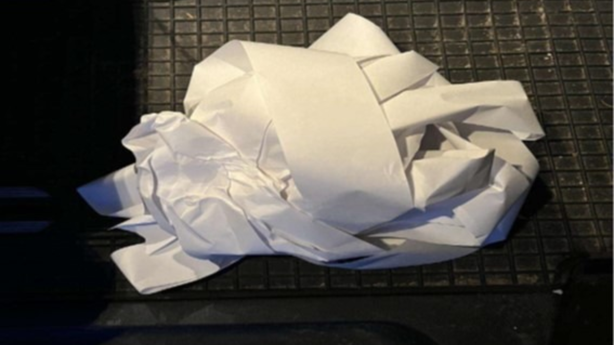 POL-WES: Schermbeck - Kinder werfen Knäuel aus Papier von der Brücke - Foto: presseportal.de