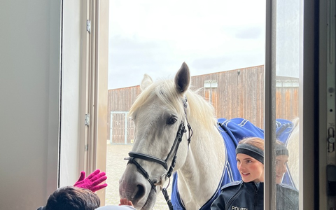 BPOLP Potsdam: Bundespolizei engagiert sich beim Vorlesetag - Foto: presseportal.de