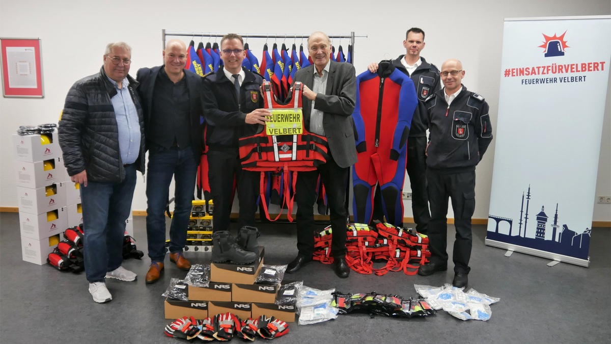 FW-Velbert: Strömungsrettung für fließende Gewässer: Neue Ausrüstung für die Feuerwehr Velbert - Foto: presseportal.de