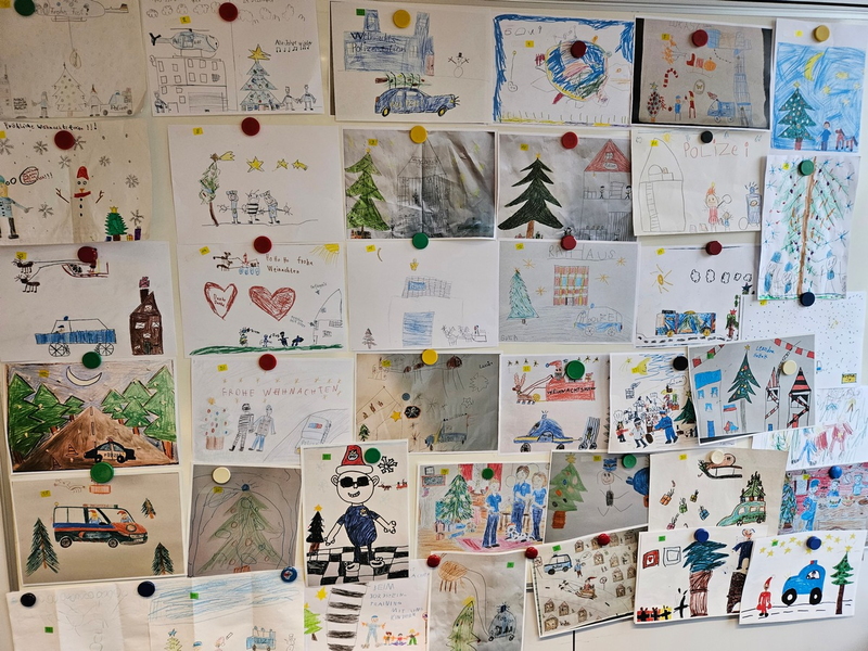POL-DN: Weihnachts-Malwettbewerb für Kinder: Die Polizei rettet Weihnachten - Foto: presseportal.de