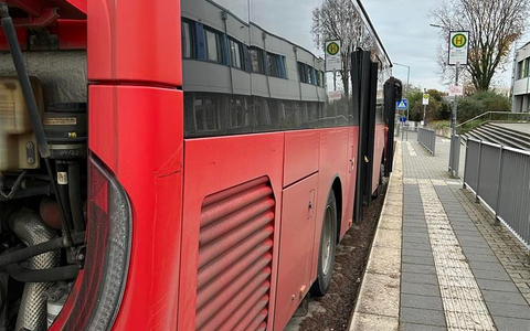 POL-VDMZ: Alzey - Schulbuskontrollen: Weiterfahrt untersagt - Foto: presseportal.de