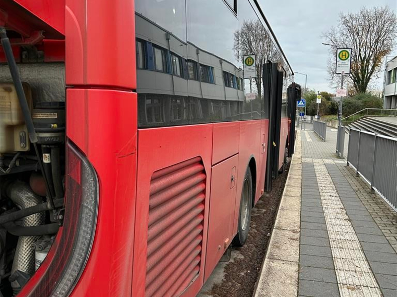 POL-VDMZ: Alzey - Schulbuskontrollen: Weiterfahrt untersagt - Foto: presseportal.de