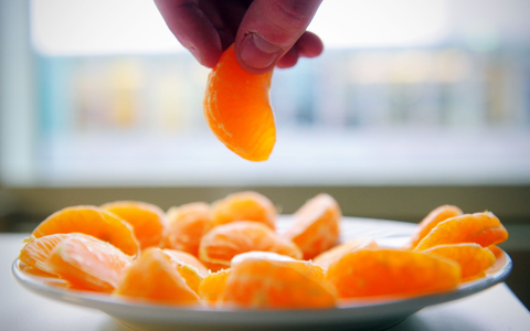 Die Mandarinen-Preise könnten nach den heftigen Unwettern in Spanien Experten zufolge steigen. - Foto: Nicolas Armer/dpa