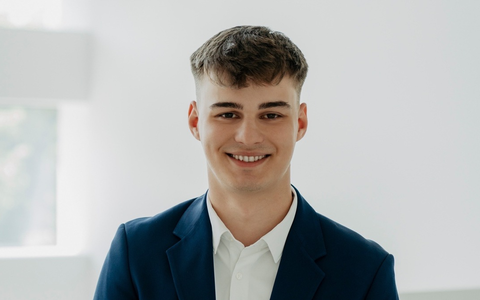 Dennis Halasz: Mit dem Coaching von vi.invest zum erfolgreichen Krypto-Trader - Foto: presseportal.de