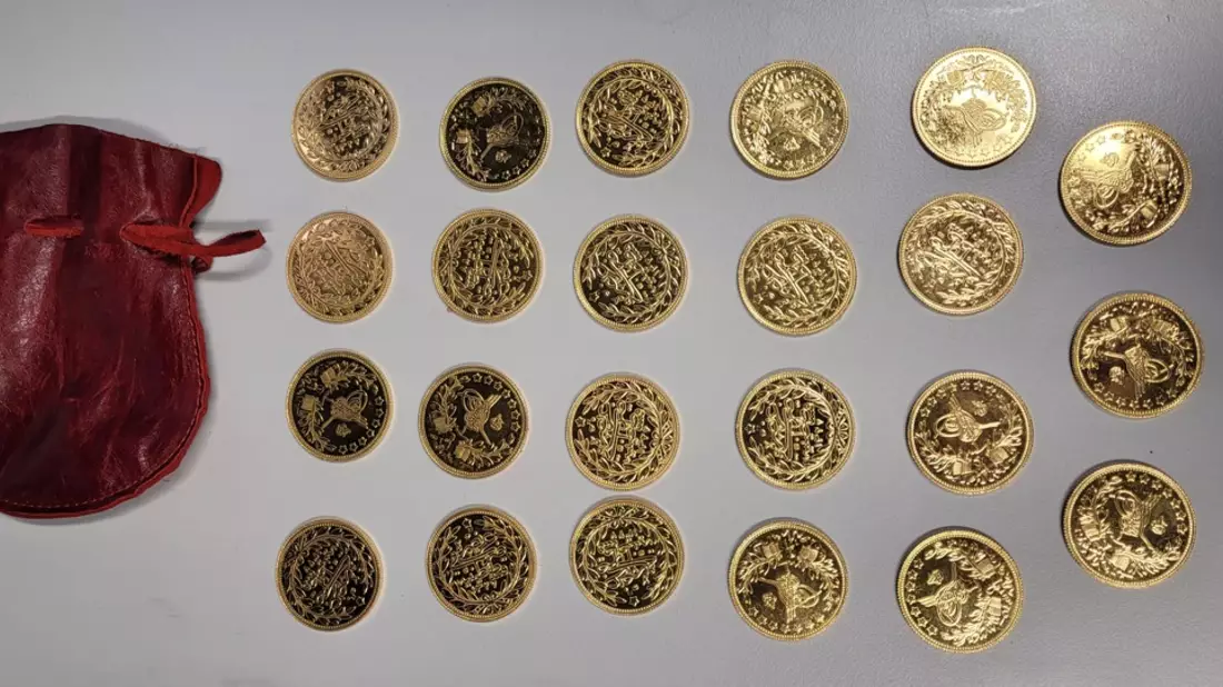 HZA-S: Falschanmeldung von Goldmünzen / Stuttgarter Zoll stoppt Reisende in die Türkei - Bild: presseportal.de